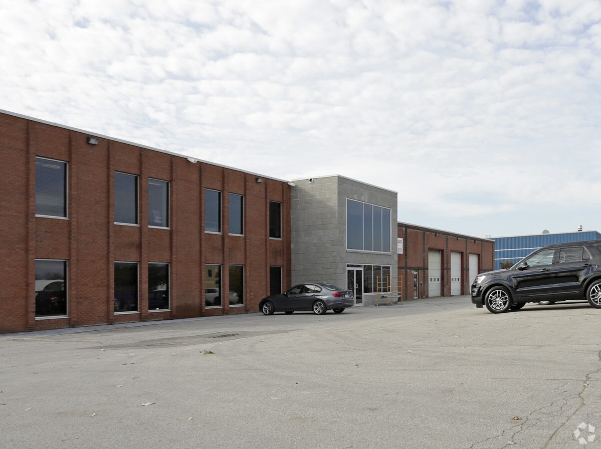 3205 Boul des Entreprises, Terrebonne, QC J6X 4J9 Industrial for Sale