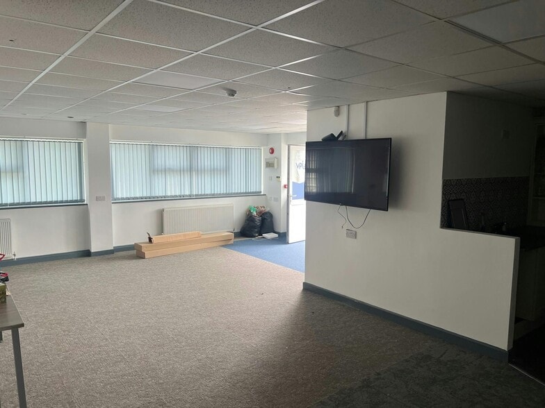 Mill Rd, Durham for lease - Building Photo - Image 2 of 3