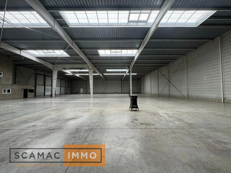 Industrial in Lisses for lease - Interior Photo - Image 2 of 8