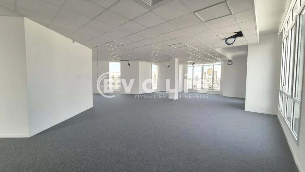 Office in Chessy for lease - Building Photo - Image 3 of 12