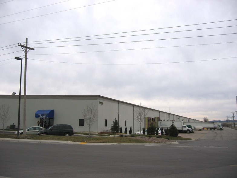 7725 National Tpke, Louisville, KY for lease - Building Photo - Image 2 of 3