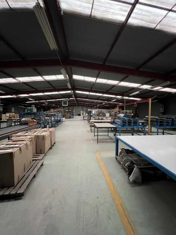 Industrial in Neuilly-en-Thelle for sale Building Photo- Image 1 of 10