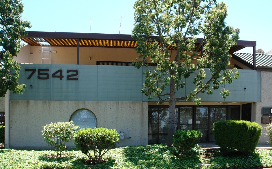7542 Trade St, San Diego, CA for lease - Building Photo - Image 2 of 25
