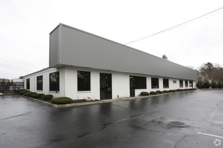 1565 Sycamore Ave, Bohemia, NY for lease - Building Photo - Image 1 of 9