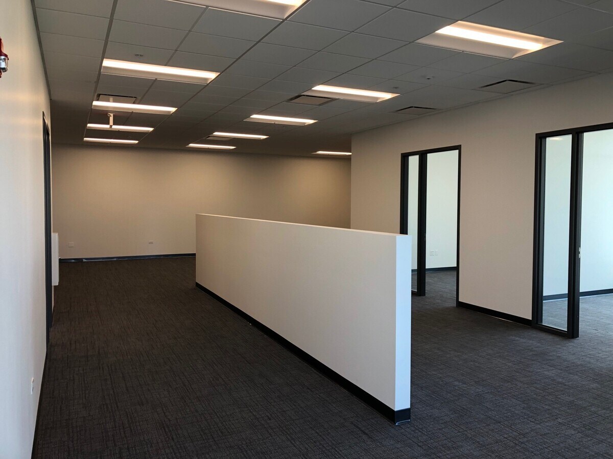 900 W Renwick Rd, Romeoville, IL 60441