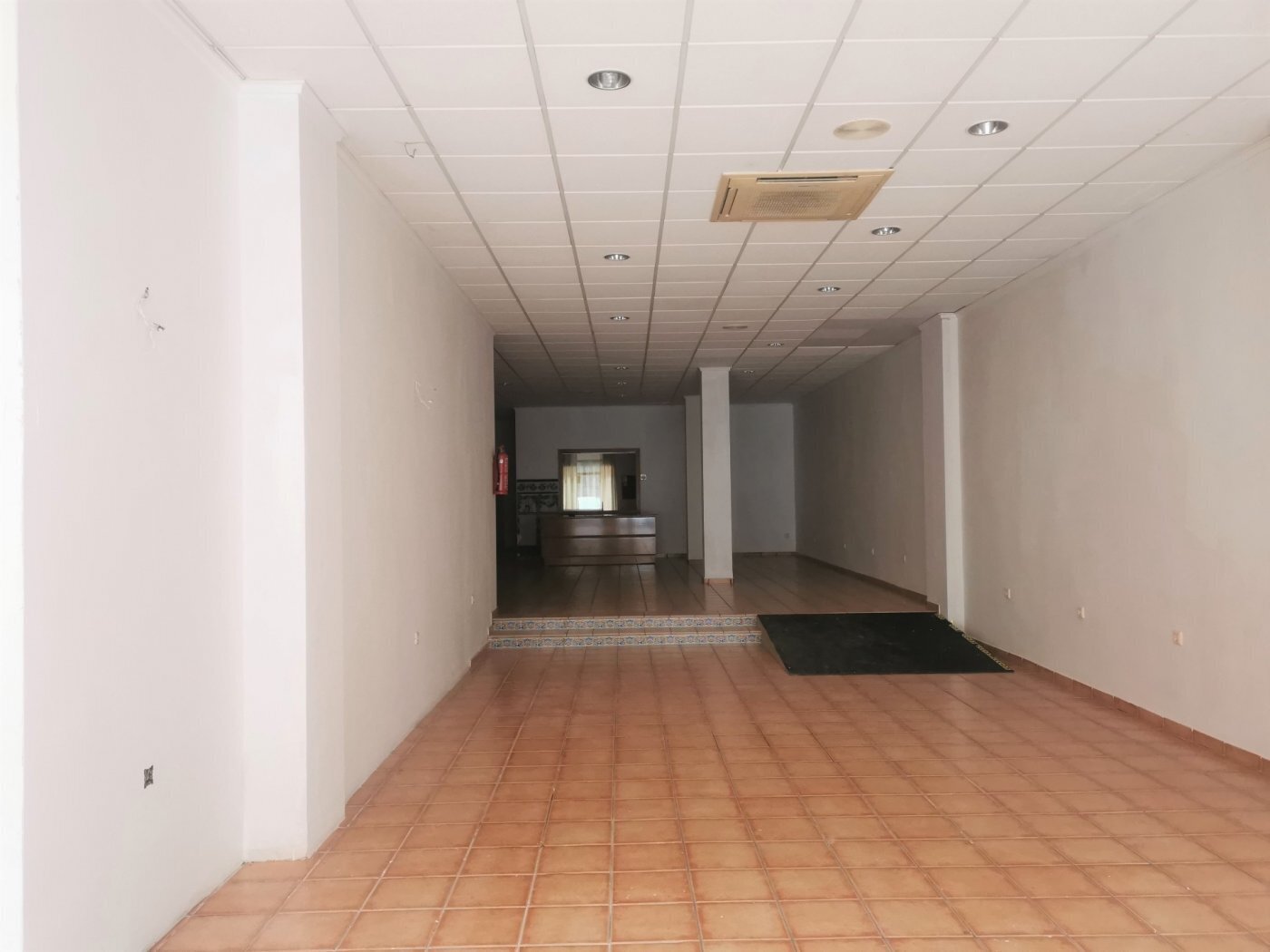 Retail in Ontinyent for sale Building Photo- Image 1 of 5