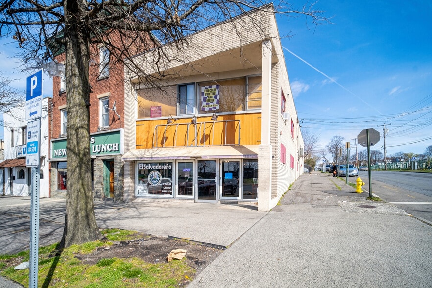 346 Broadway, Newburgh, NY for sale - Building Photo - Image 1 of 28