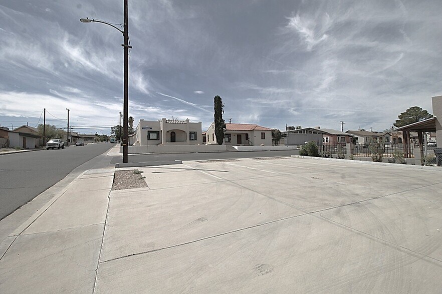 124-128 E Fredricks St portfolio of 3 properties for sale on LoopNet.com - Building Photo - Image 2 of 14