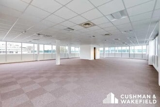 22 Quai Du President Carnot, Saint-Cloud for lease Building Photo- Image 2 of 4