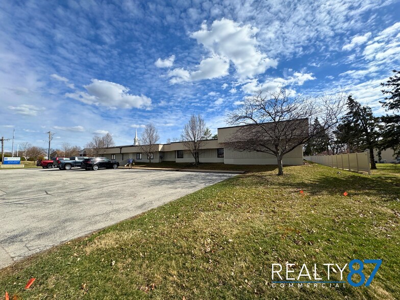 3601 42nd St NE, Cedar Rapids, IA for sale - Building Photo - Image 3 of 15