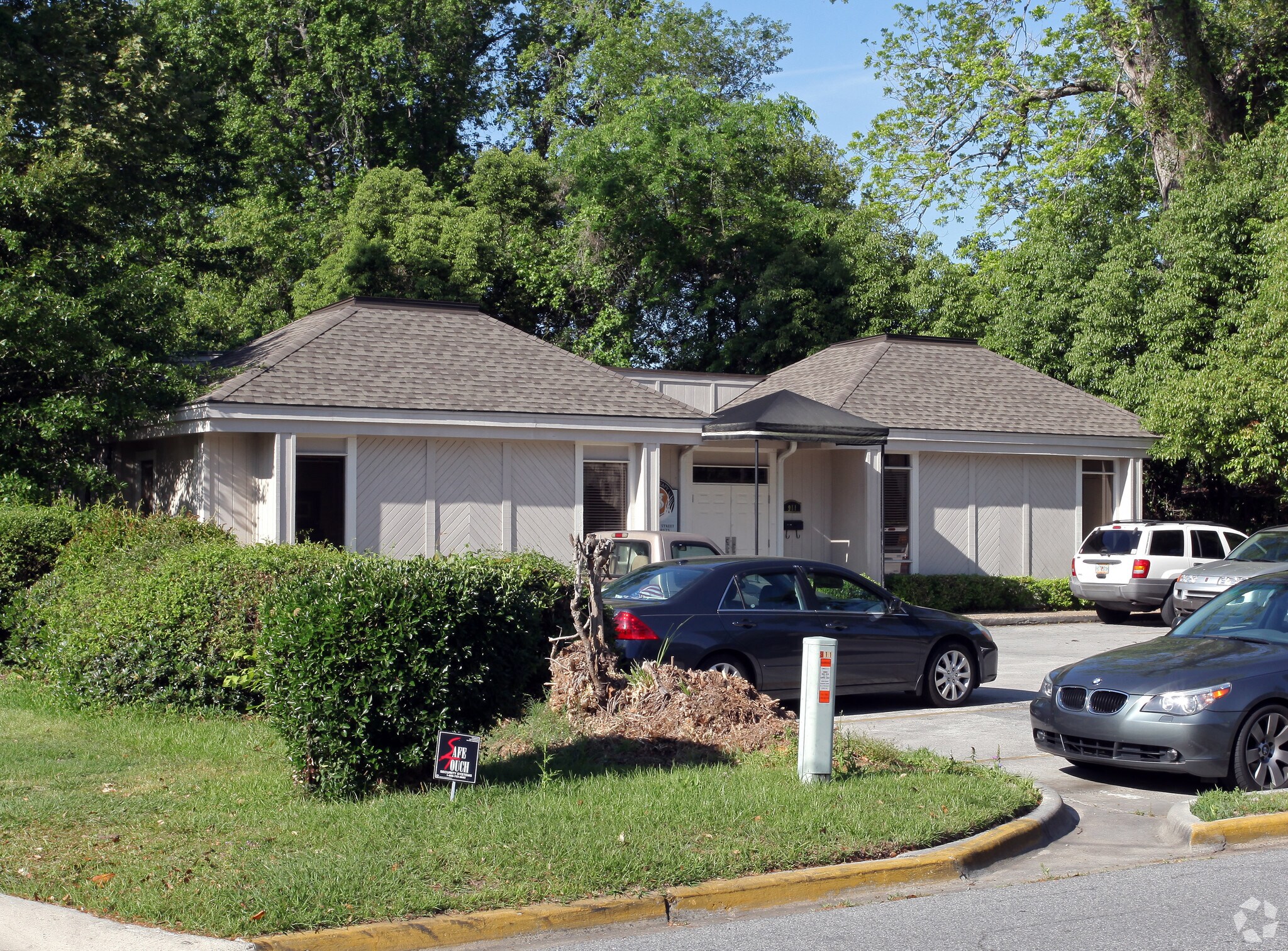 911 E 70th St, Savannah, GA for sale Primary Photo- Image 1 of 1