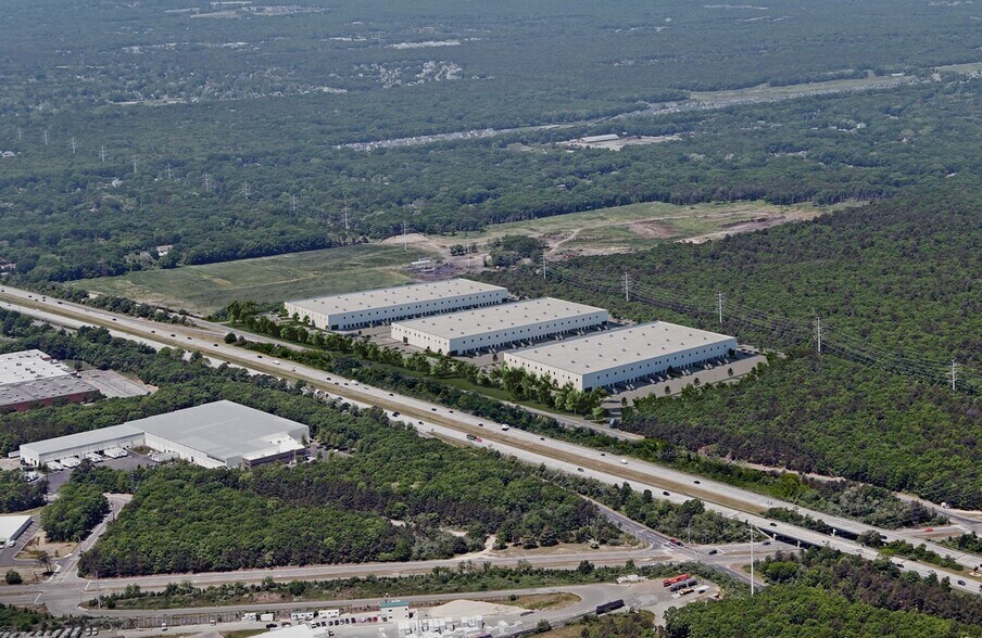 Long Island Expy, Medford, NY 11763 Brookhaven Logistics Center