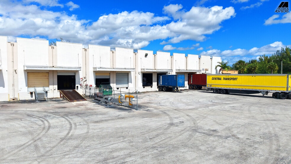 1361-1363 NW 155th Dr, Miami, FL for lease - Building Photo - Image 3 of 69