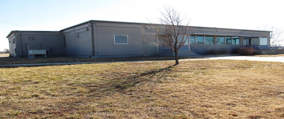 3213 Arnold Ave, Salina, KS for lease - Primary Photo - Image 1 of 2
