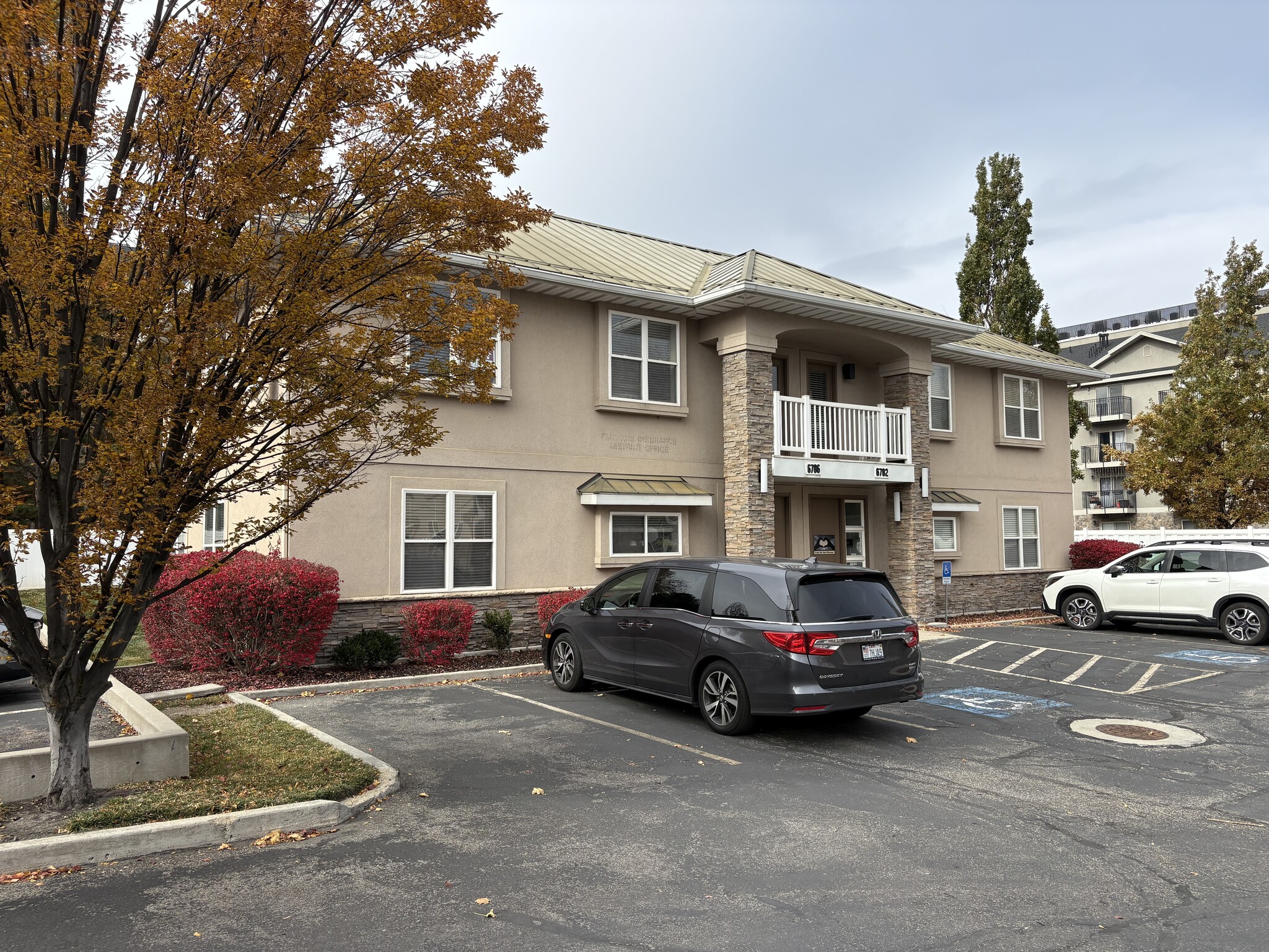 6782-6784 S 1300 E, Salt Lake City, UT for lease Interior Photo- Image 1 of 11