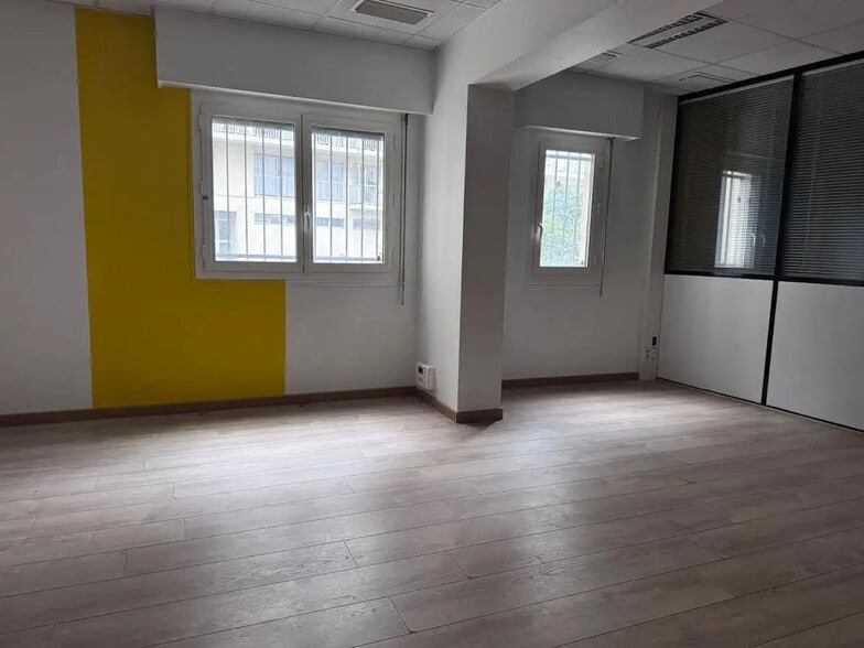 Office in Paris for sale - Interior Photo - Image 3 of 8