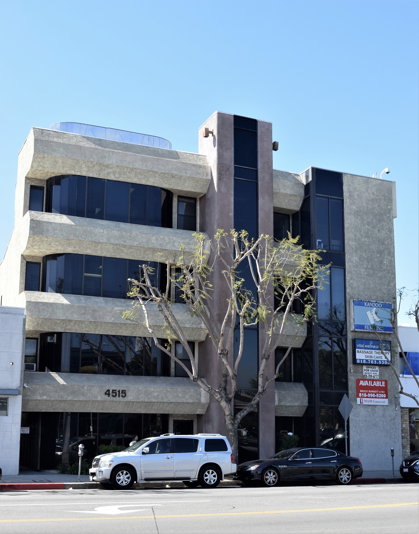 4515 Van Nuys Blvd, Sherman Oaks, CA for lease Building Photo- Image 1 of 6