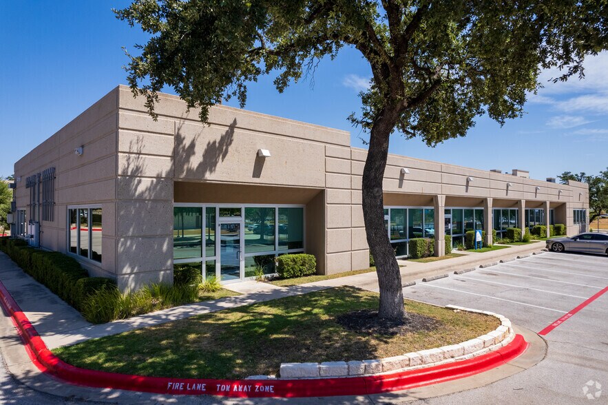 1101 Arrow Point Dr, Cedar Park, TX for lease - Building Photo - Image 1 of 20