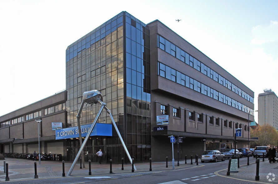 2 Crown Sq, Woking for sale - Primary Photo - Image 1 of 1