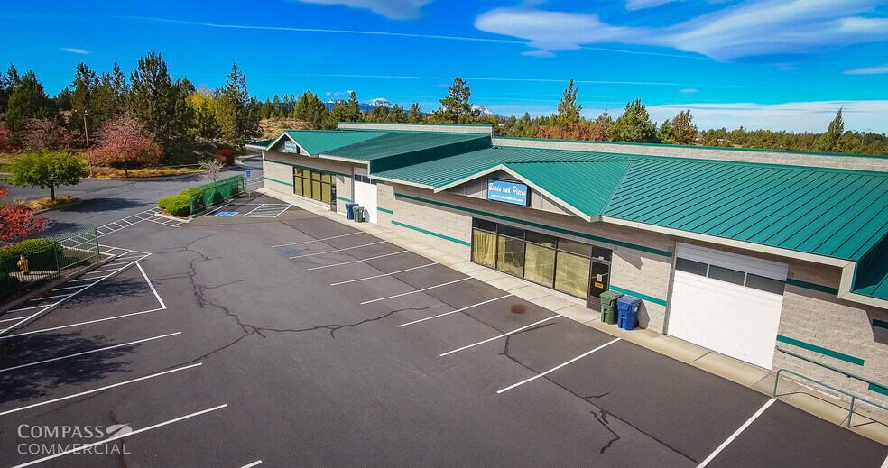 63830 Clausen Rd, Bend, OR for lease - Building Photo - Image 2 of 4