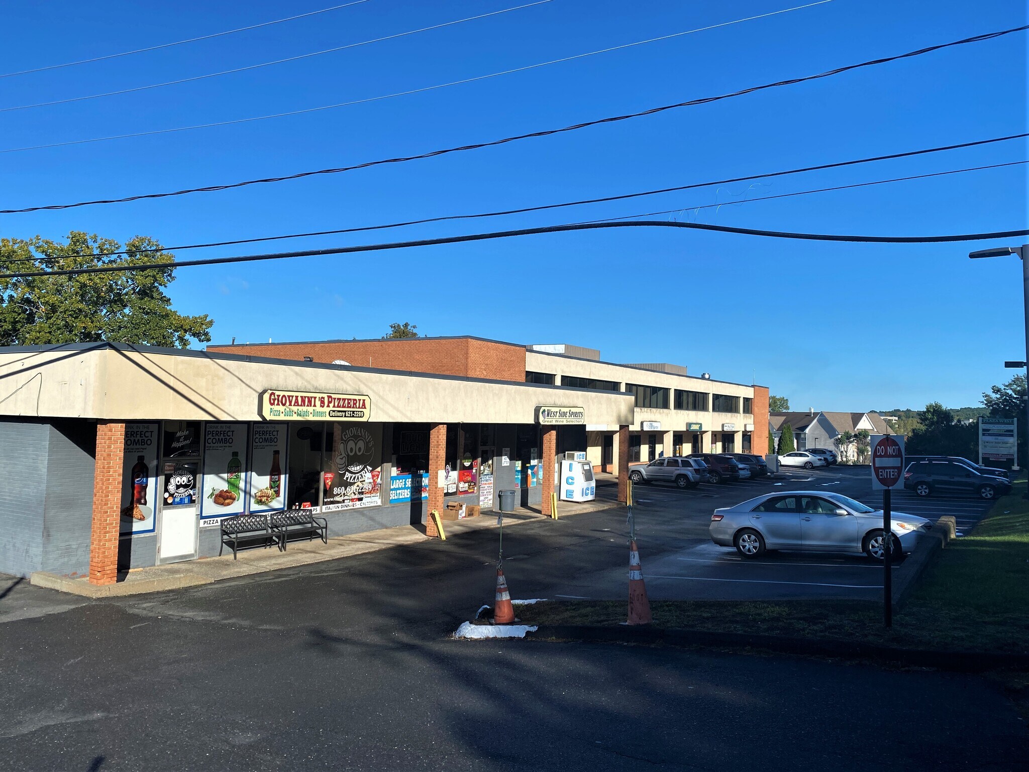 714742 West St, Southington, CT 06489 Plaza West