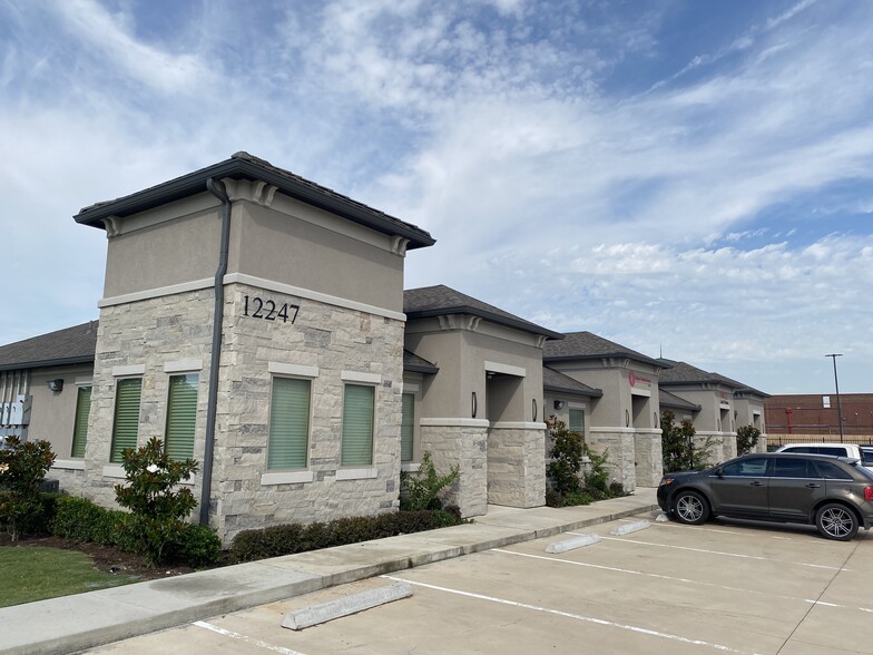 12243 Queenston Blvd, Houston, TX for lease - Building Photo - Image 3 of 14