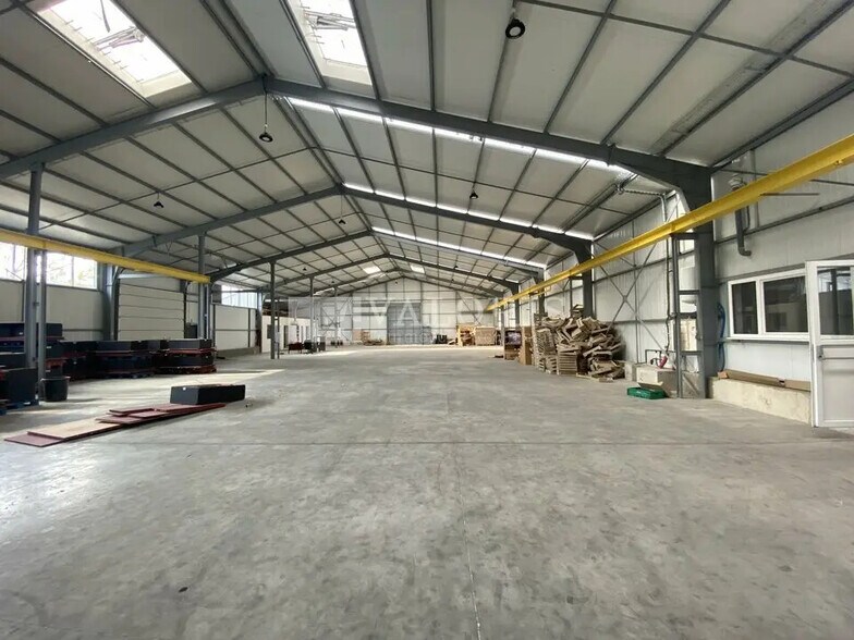 Flex in Chasse-sur-Rhône for sale - Interior Photo - Image 2 of 7