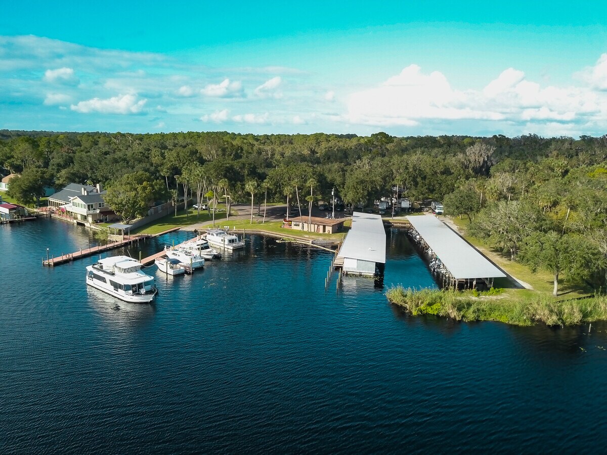 1485 Lakeview Dr, Deland, FL 32720