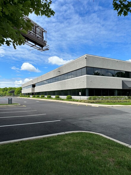 7 Entin Rd, Parsippany, NJ for lease - Building Photo - Image 2 of 11