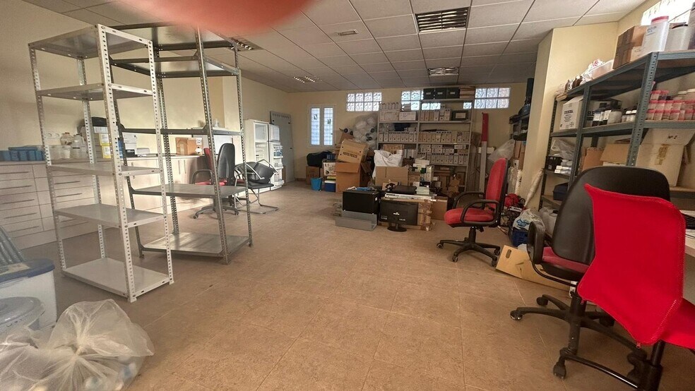 Retail in Zaragoza, Zaragoza for lease - Building Photo - Image 2 of 18