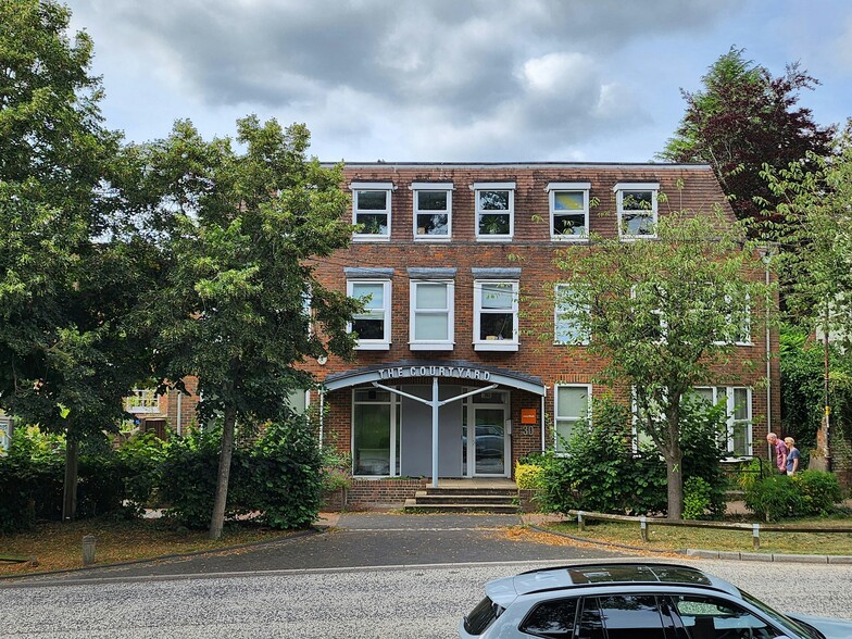 30 Worthing Rd, Horsham for lease - Primary Photo - Image 1 of 22