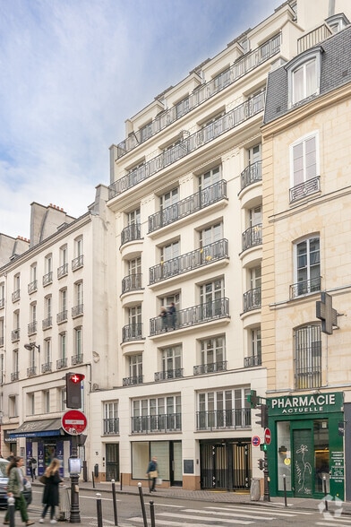 15 Rue Du Faubourg Montmartre, Paris for lease - Building Photo - Image 2 of 2
