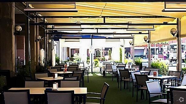 Retail in Madrid, Madrid for sale Interior Photo- Image 1 of 1