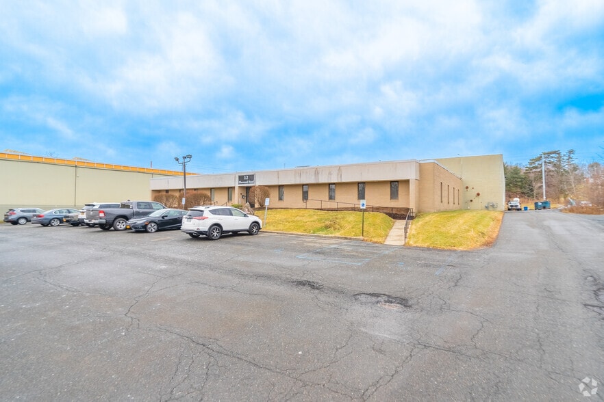 12 Elmwood Rd, Menands, NY for lease - Primary Photo - Image 3 of 11