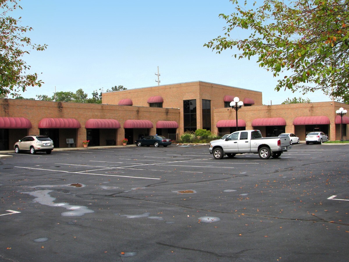 1600 W Beardsley Ave, Elkhart, IN 46514