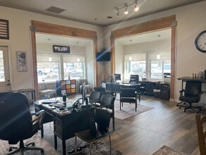 64670 Strickler Ave, Bend, OR for lease Interior Photo- Image 2 of 7