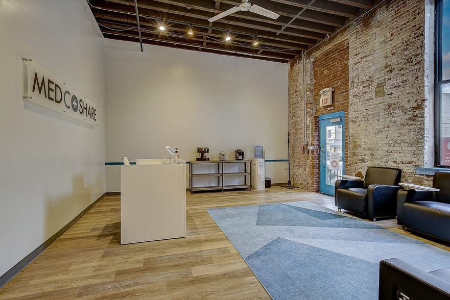 2418 York, Philadelphia, PA for lease - Interior Photo - Image 3 of 7