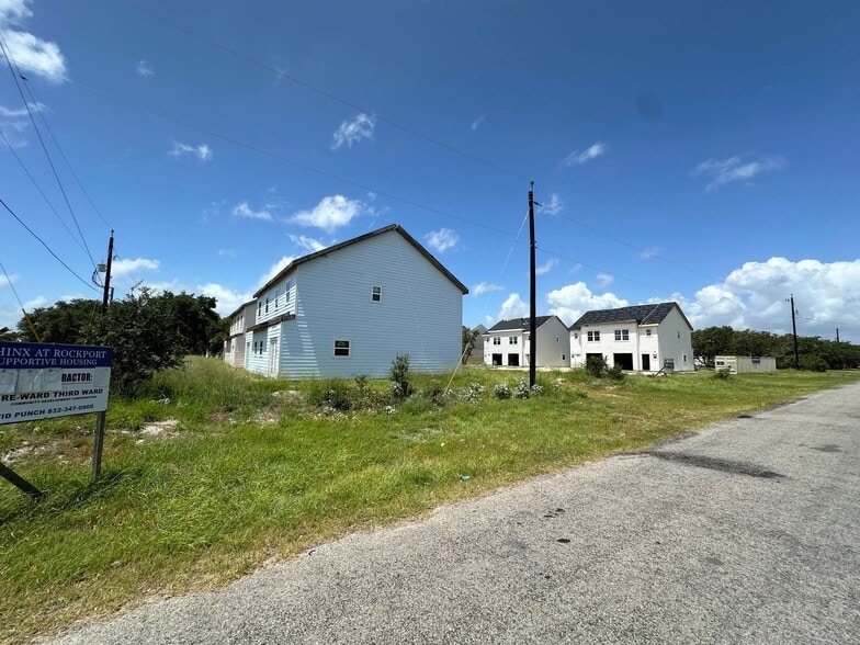 419 E 2nd St, Rockport, TX for sale - Primary Photo - Image 1 of 1