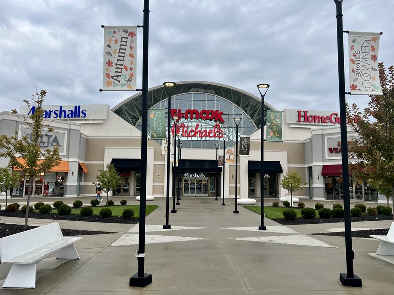 7800-7852 Montgomery Rd, Cincinnati, OH for lease - Building Photo - Image 1 of 11