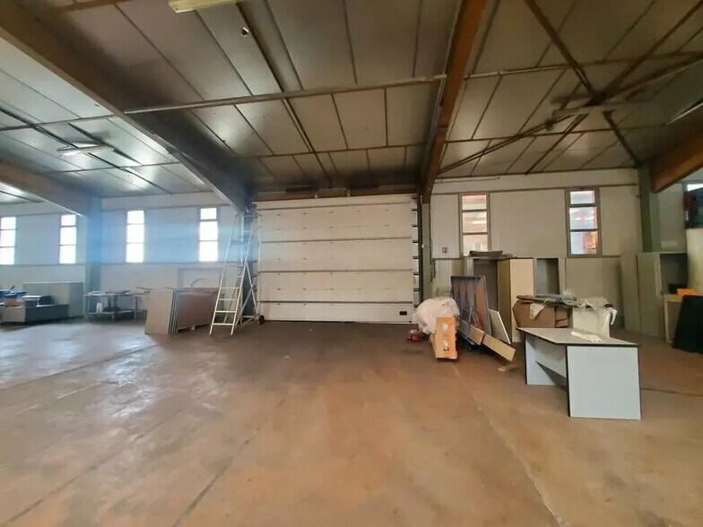 Industrial in CIVRIEUX-D'AZERGUES for lease - Building Photo - Image 3 of 6
