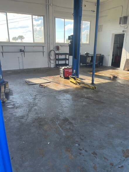 1500 Ocean Shore Blvd, Ormond Beach, FL for sale - Building Photo - Image 3 of 7