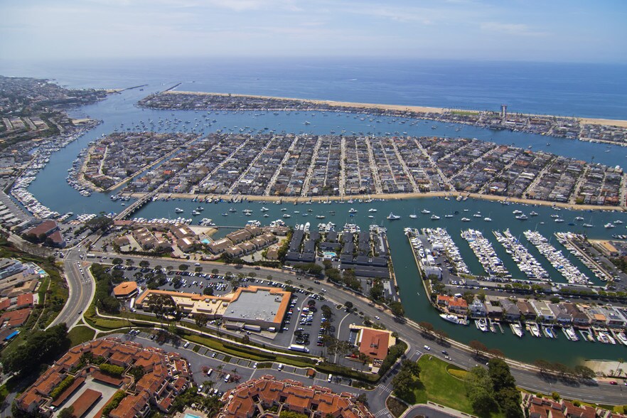 919 Bayside Dr, Newport Beach, CA 92660