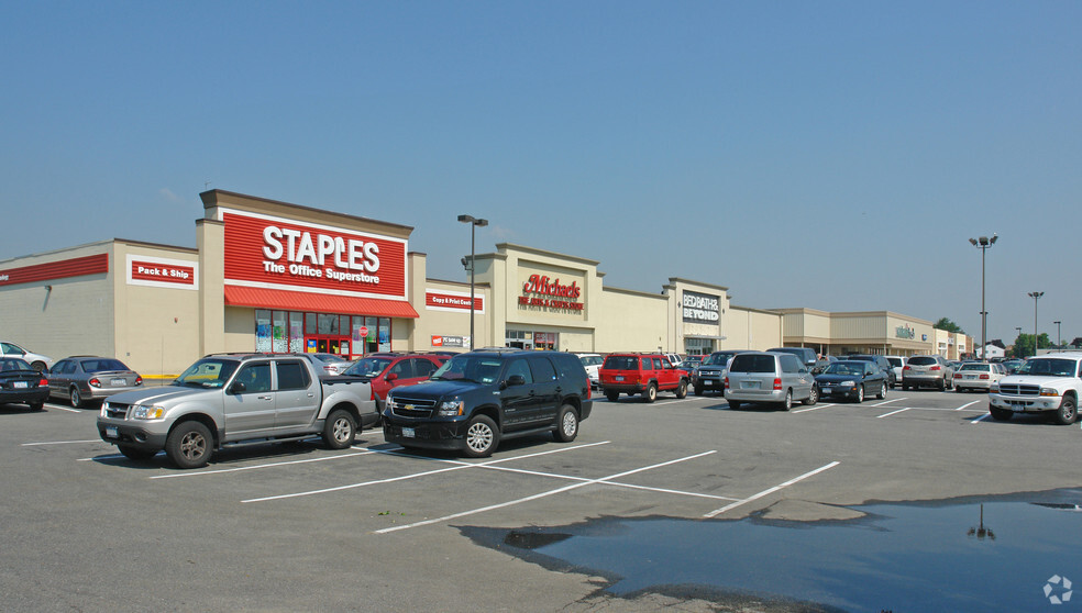 STAPLES - 25 Photos & 17 Reviews - 3650 Long Beach Rd, Oceanside, New York  - Shipping Centers - Phone Number - Yelp