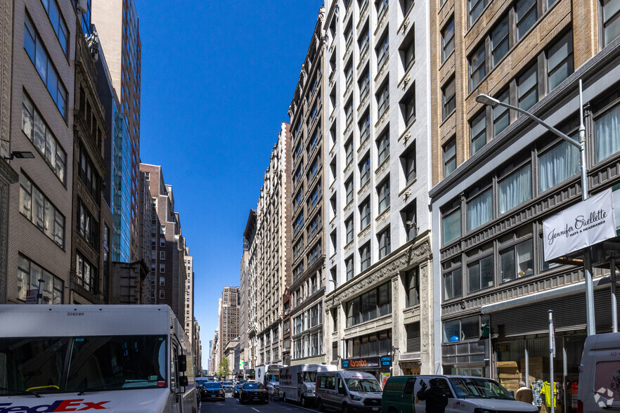 35 W 36th St, New York, NY for sale - Building Photo - Image 1 of 8