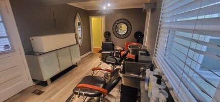 4904 Park Rd, Charlotte, NC for lease Interior Photo- Image 2 of 3