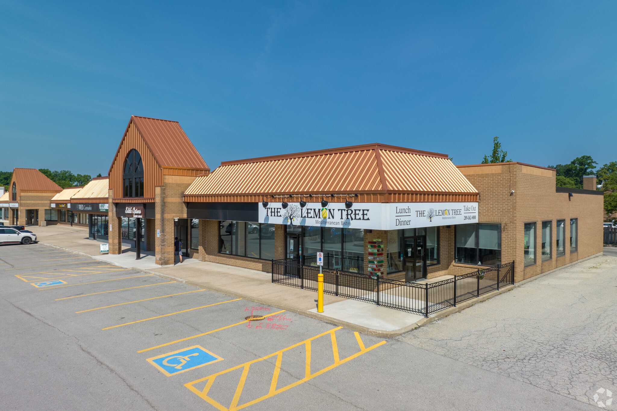 395-397 Ontario St, St Catharines, ON for lease Primary Photo- Image 1 of 5
