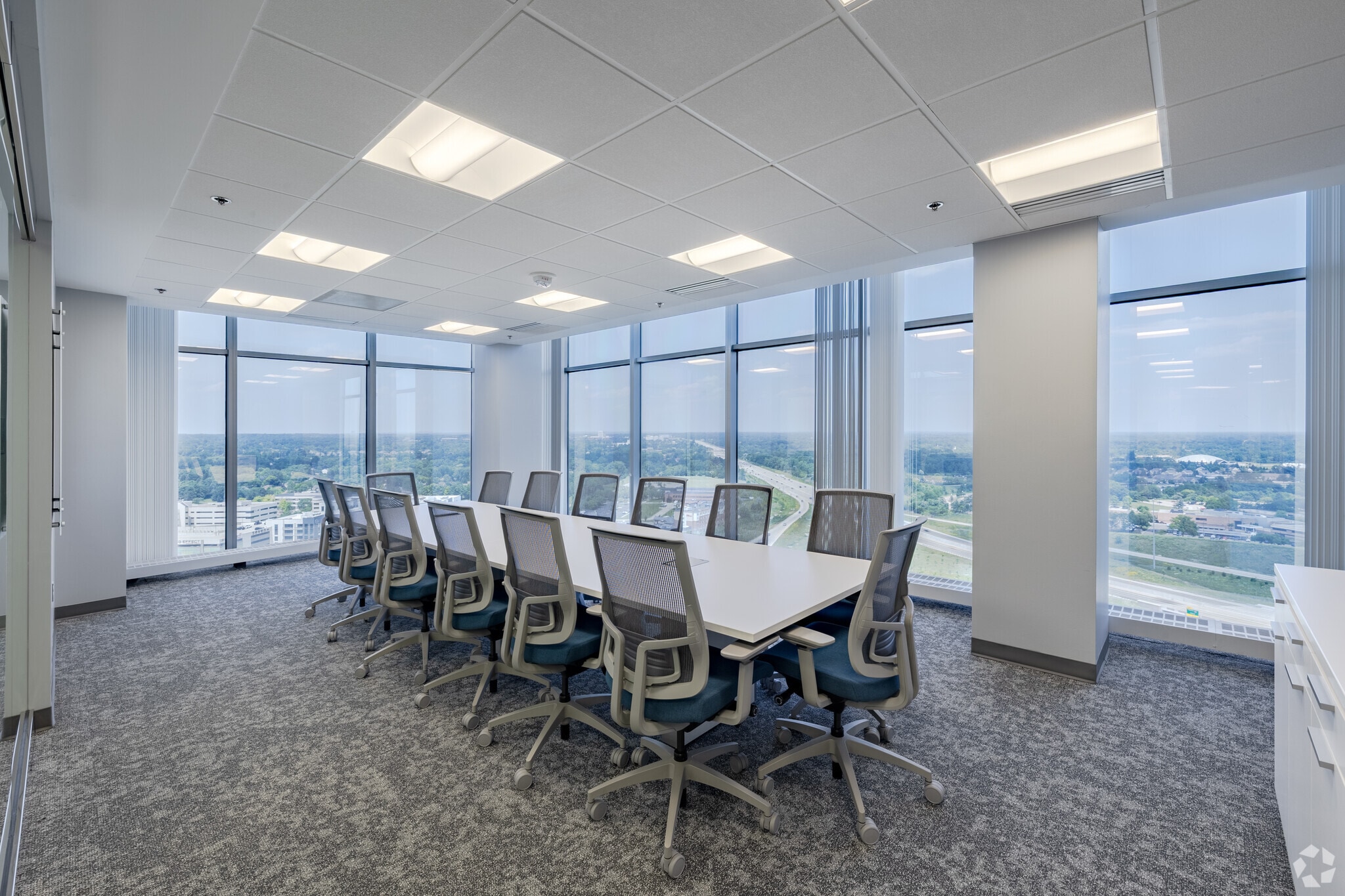 755 W Big Beaver Rd, Troy, MI for lease Interior Photo- Image 1 of 21