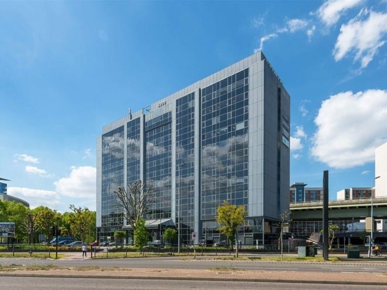 1000 Great West Rd, Brentford for lease Building Photo- Image 1 of 163