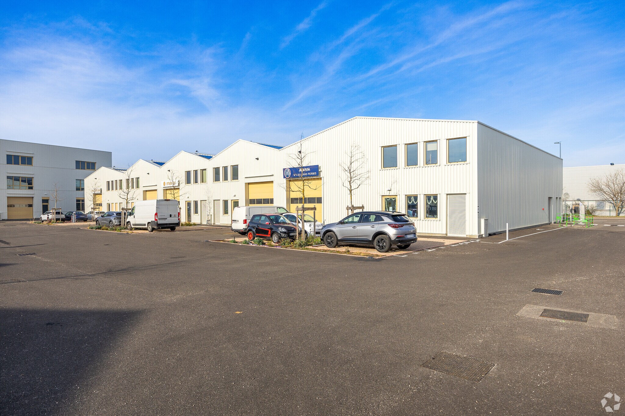 22 Rue Marius Grosso, Vaulx-en-Velin for lease Building Photo- Image 1 of 8