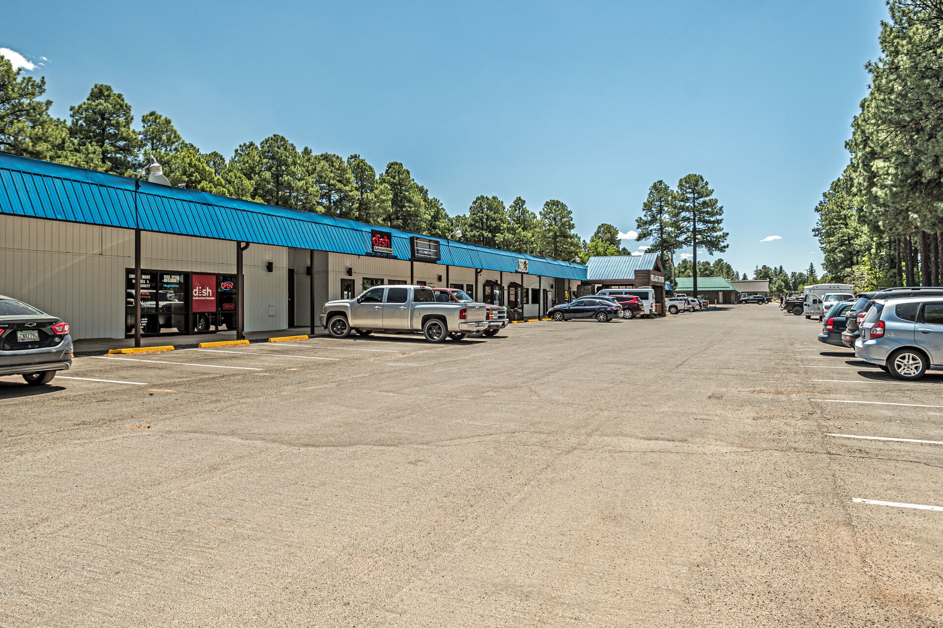 674 E White Mountain Blvd, AZ 85935 Village Center